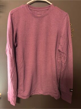 The North Face ✨ Long Sleeve Crewneck Shirt